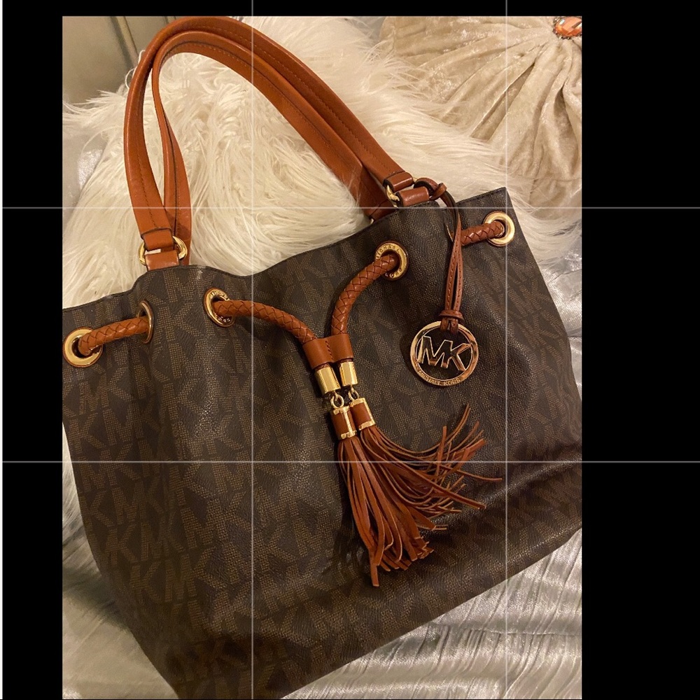 Michael kors purse